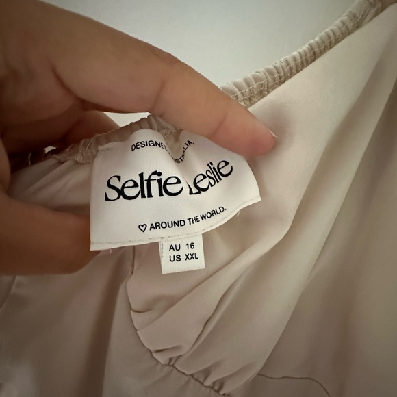 Selfie Leslie - Park Avenue Flutter Sleeve Side Split - Picture 2 of 4